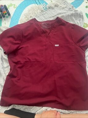 FIGS V-Neck Scrub Top in Maroon